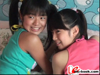 純情女子中学生宣言! Chu→Boh学園2010 春 制服&ビキニ秘蔵映像2枚組