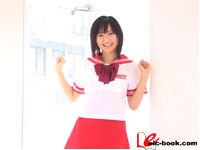 山口美羽 18歳 制服